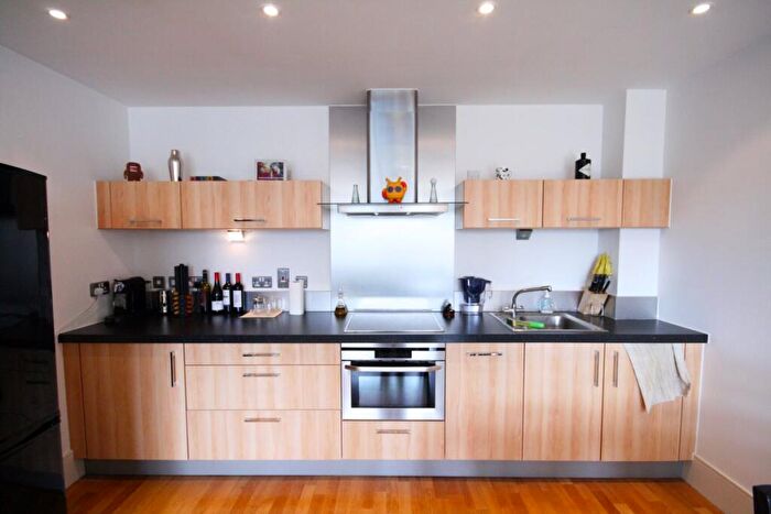 1 Bedroom Flat To Rent In Highbury Stadium Sq, Highbury, N5