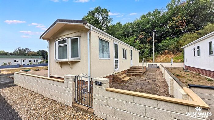 2 Bedroom Park Home For Sale In Cartlett, Haverfordwest, SA61