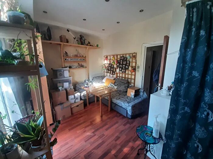 1 Bedroom Flat To Rent In Morden Road, Wimbledon, SW19