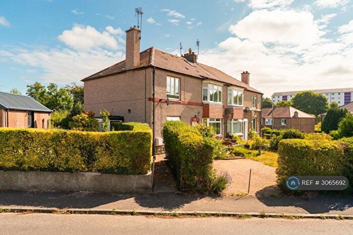 3 Bedroom Flat To Rent In Sighthill View, Edinburgh, EH11