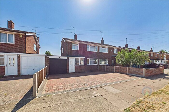 3 Bedroom Semi-Detached House For Sale In Fulford Drive, Northampton, Northamptonshire, NN2