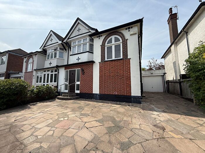 3 Bedroom Semi-Detached House For Sale In Shaftesbury Avenue, Harrow, HA3