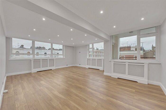 2 Bedroom Flat To Rent In Melbourne Court, Randolph Avenue, Maida Vale, London, W9