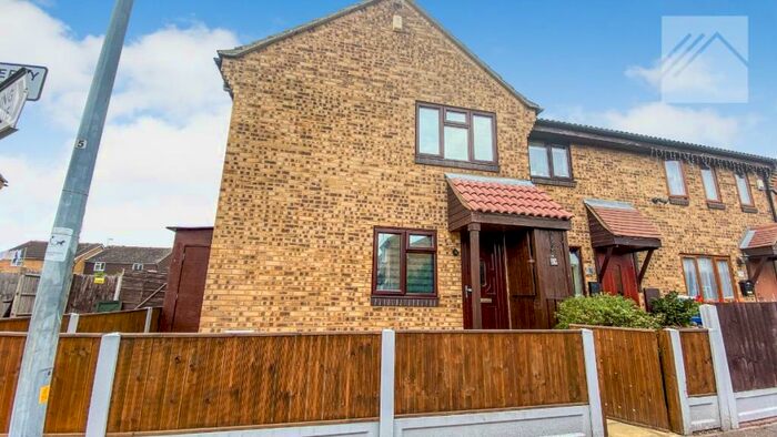 1 Bedroom Terraced House To Rent In Thackeray Avenue, Tilbury, RM18