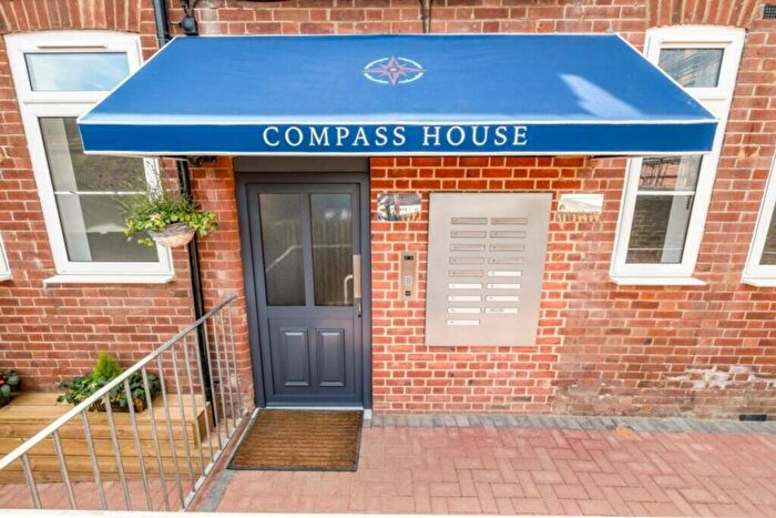 2 Bedroom Flat To Rent In Pynnacles Close, Stanmore, Stanmore, HA7