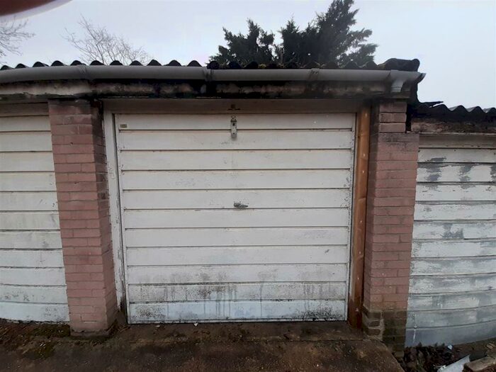 Garage / Parking To Rent In Winton Gardens, Edgware, HA8