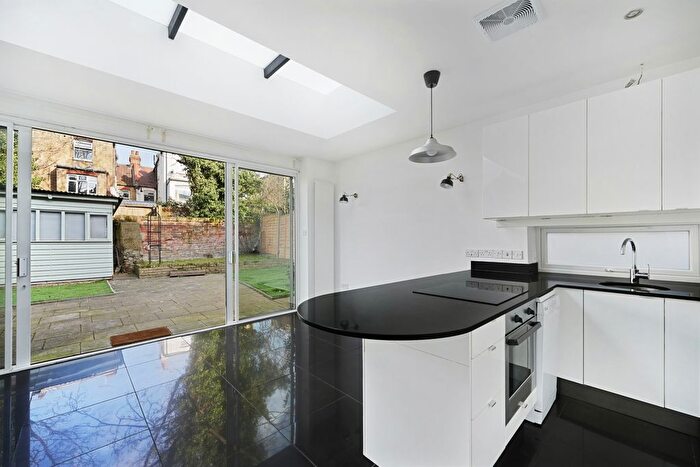 1 Bedroom Flat To Rent In The Grove, Finchley, N3