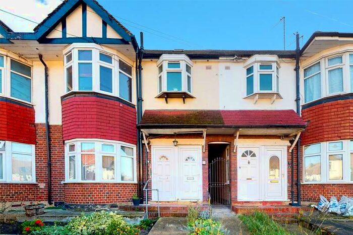 3 Bedroom Property To Rent In Southview Avenue, London NW10