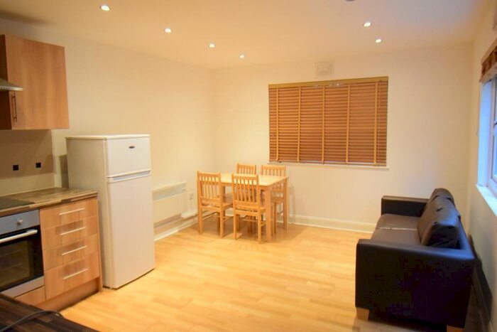 1 Bedroom Flat To Rent In Ellingfort Road, London, E8