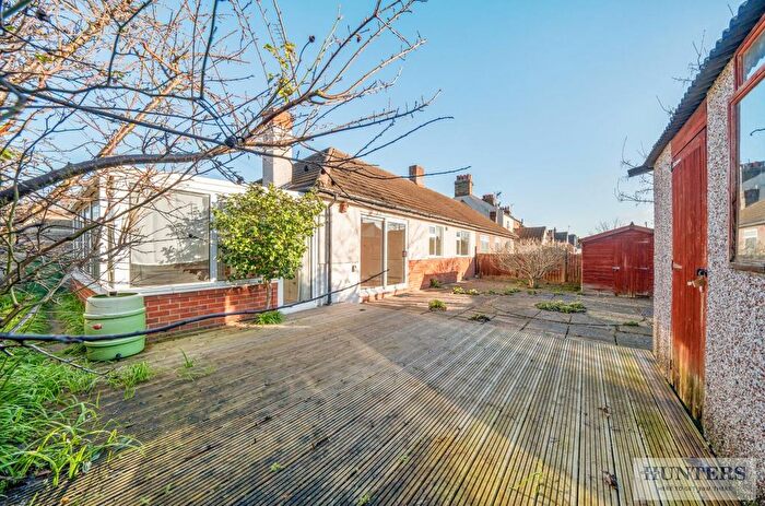 3 Bedroom Semi-Detached Bungalow For Sale In Albany Road, Belvedere, DA17