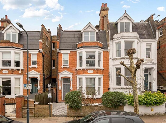 6 Bedroom Terraced House For Sale In Dyne Road, London, NW6