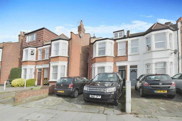 2 Bedroom Flat To Rent In Long Lane, London, N3