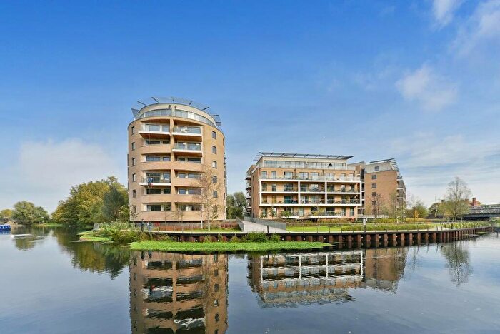 1 Bedroom Flat To Rent In Essex Wharf, London, E5