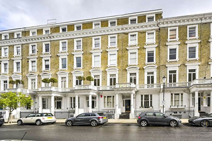 2 Bedroom Flat To Rent In Harcourt Terrace, South Kensington, London, SW10