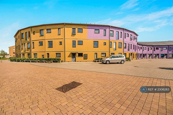2 Bedroom Flat To Rent In The Serpentine, Aylesbury, HP19