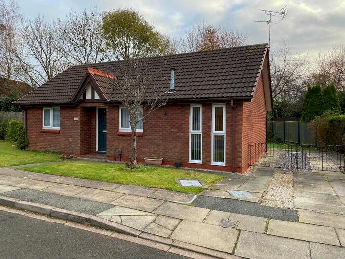 2 Bedroom Bungalow For Sale In Thornbeck Close, Croxteth Park, Liverpool L12