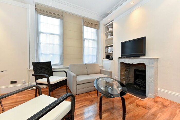 2 Bedroom Flat To Rent In Cromwell Crescent, Earls Court, SW5