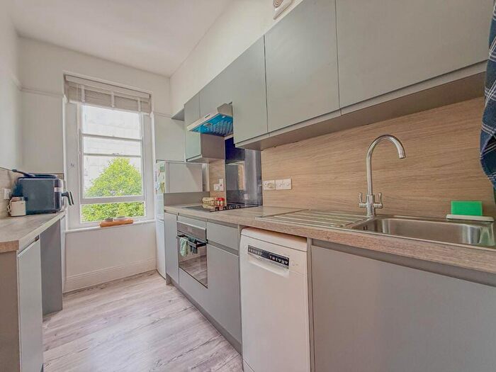 1 Bedroom Apartment To Rent In Oakfield Grove, Clifton, Bristol, BS8