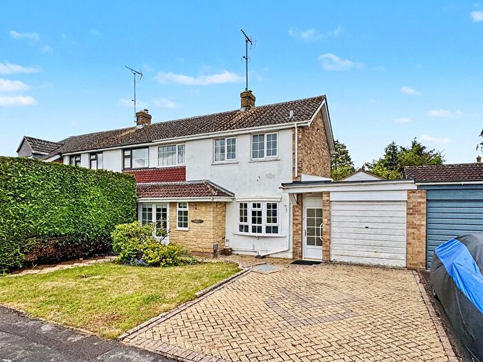 3 Bedroom Semi Detached House For Sale In Cowleaze Close, Shrivenham, SN6