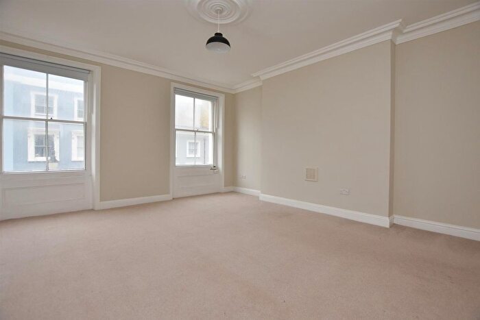 2 Bedroom Flat To Rent In Robertson Street, Hastings, TN34