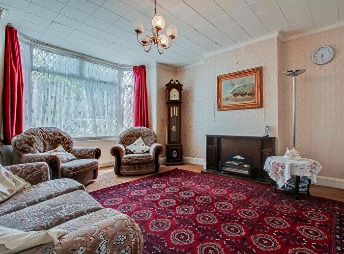 3 Bedroom Semi Detached House For Sale In Oxgate Gardens, Dollis Hill, NW2