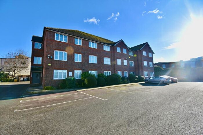 2 Bedroom Flat To Rent In Aldbury Court, St Georges Street, Northampton, NN1