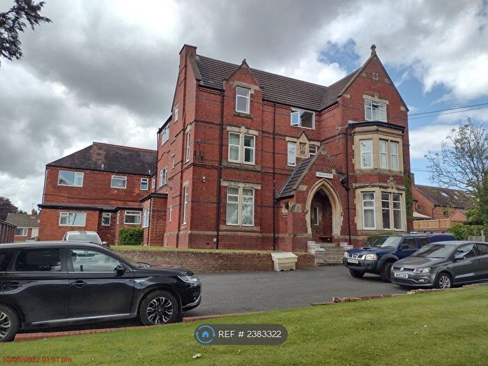 2 Bedroom Flat To Rent In Oakley House, Bromsgrove, B60