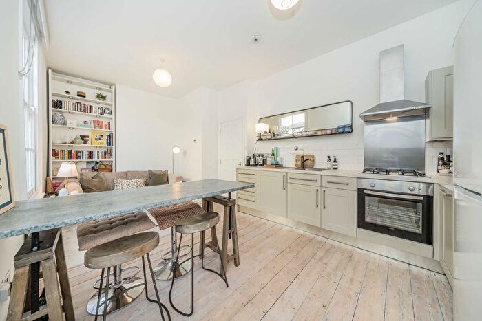 2 Bedroom Flat To Rent In Elgin Crescent, Notting Hill, W11