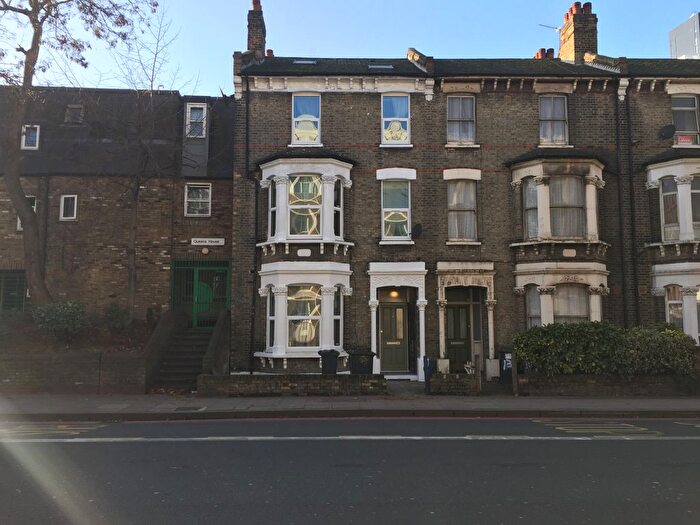 4 Bedroom Flat To Rent In South Lambeth Road, London, SW8
