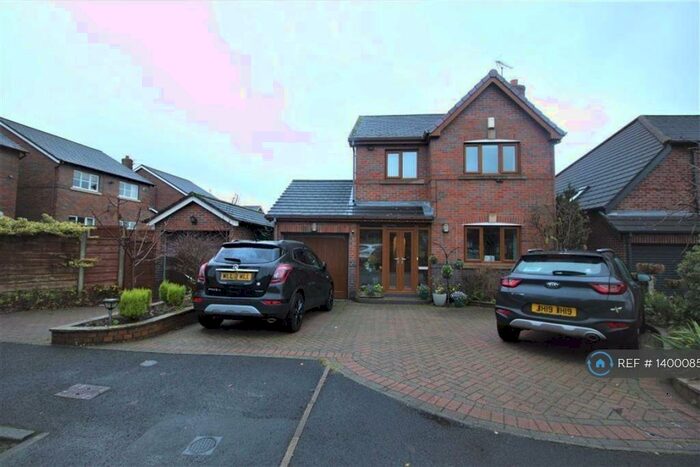 4 Bedroom Detached House To Rent In Farmstead Close, Failsworth, Manchester, M35