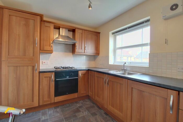 2 Bedroom Flat To Rent In Highfield Close, Dunscroft, Doncaster, DN7