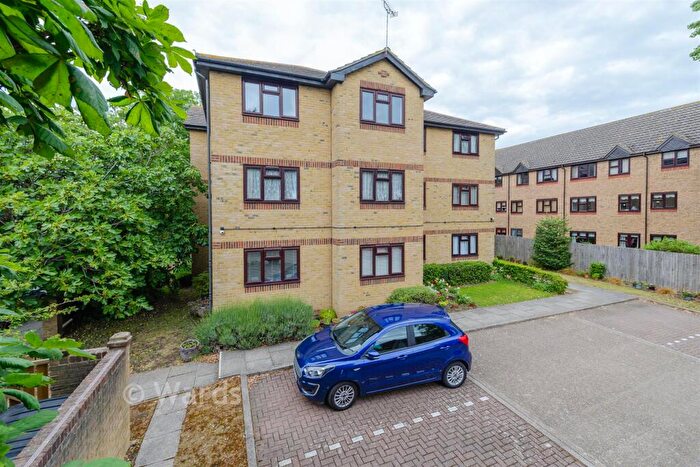 1 Bedroom Flat For Sale In Erith Road, Belvedere, Kent, DA17