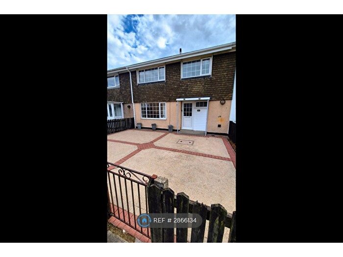 3 Bedroom Terraced House To Rent In Fountains Avenue, Grimsby, DN37