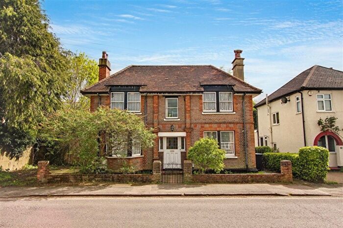 3 Bedroom Detached House For Sale In Ebury Road, Rickmansworth, WD3