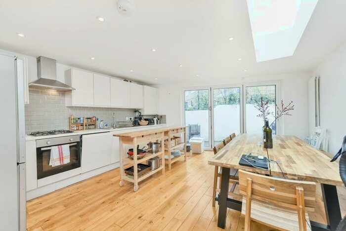 4 Bedroom Terraced House To Rent In Lilford Road, SE5