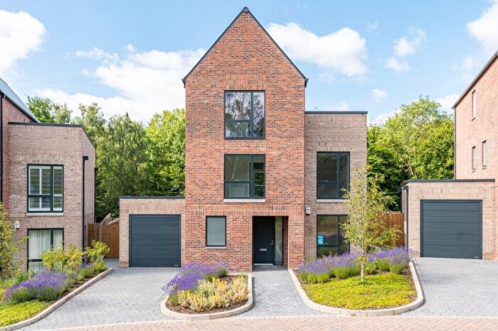 5 Bedroom Detached House For Sale In Fitzpatrick Lane, Wollensbrook, Hoddesdon, EN11