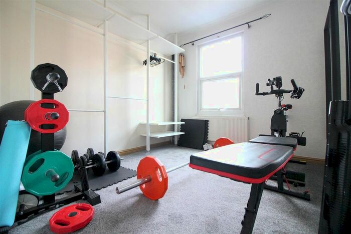 3 Bedroom Flat To Rent In Lower Boston Road, London, W7