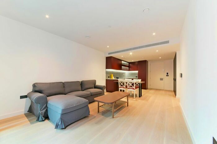 2 Bedroom Flat To Rent In The Modern, Embassy Gardens, London, SW11