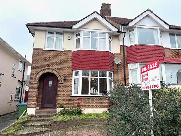 3 Bedroom Semi Detached House For Sale In Rochester Way, London, SE9