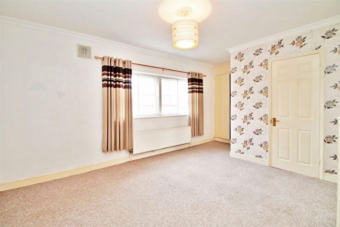 1 Bedroom Flat To Rent In Acacia Mews, Harmondsworth, UB7