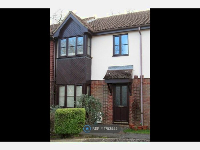 2 Bedroom Terraced House To Rent In Orchard Close, Wokingham, RG40