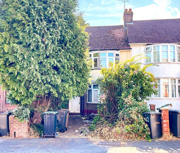 3 Bedroom Terraced House For Sale In Kingsley Road, Luton, LU3