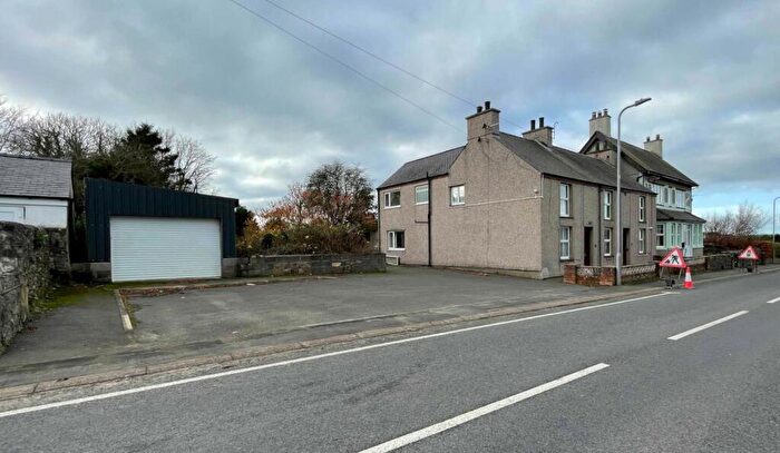 3 Bedroom Semi-Detached House For Sale In Newborough, Llanfairpwllgwyngyll, Isle Of Anglesey, LL61