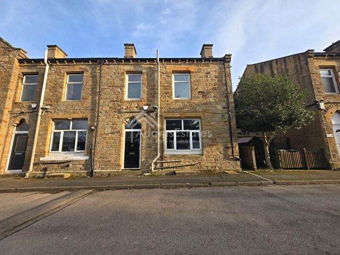 3 Bedroom Semi-Detached House To Rent In West Vale, Thornhill Lees, WF12