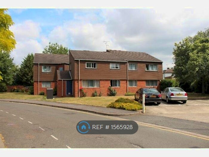 1 Bedroom Flat To Rent In Cranston Close, Hounslow, TW3