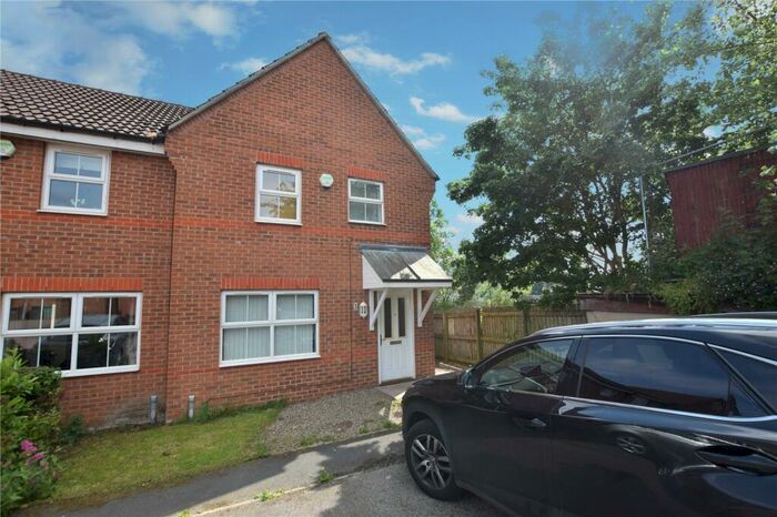 3 Bedroom Town House To Rent In Bedale Court, Morley, Leeds, West Yorkshire, LS27