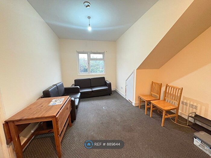 3 Bedroom Flat To Rent In Ealing Road, Wembley, HA0