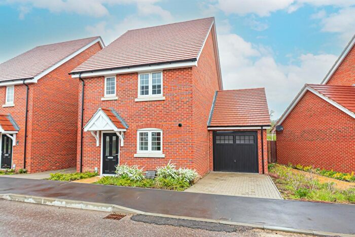 3 Bedroom Detached House To Rent In Trill Way, Wokingham, RG40