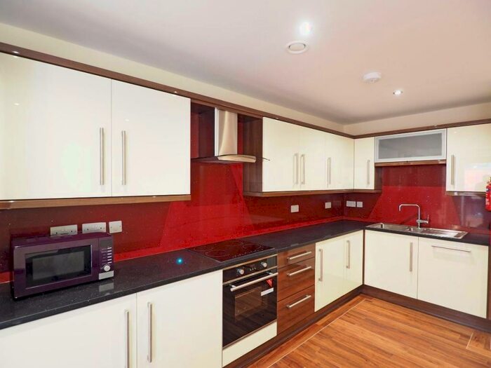 4 Bedroom Apartment To Rent In Apt Devonshire Point, S1