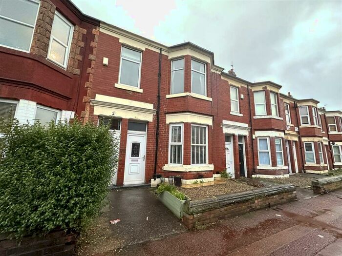 2 Bedroom Flat To Rent In Simonside Terrace, Heaton, Newcastle Upon Tyne, NE6